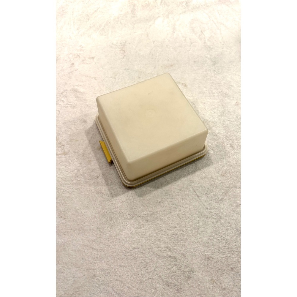 Vintage Tupperware Square Cake Taker 1241-2‎ Sheer Gold Yellow Food Storage Box